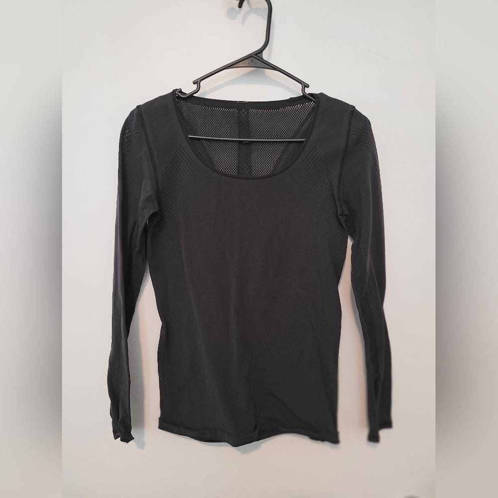 Lululemon Cut out Long Sleeve